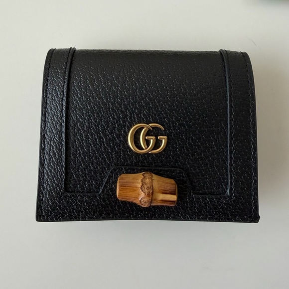 Gucci Black Wallet with Gold Logo and Gift Bag - Picture 2 of 9